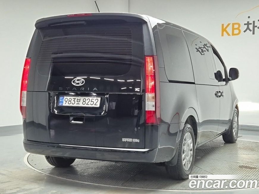 Hyundai Staria 2022