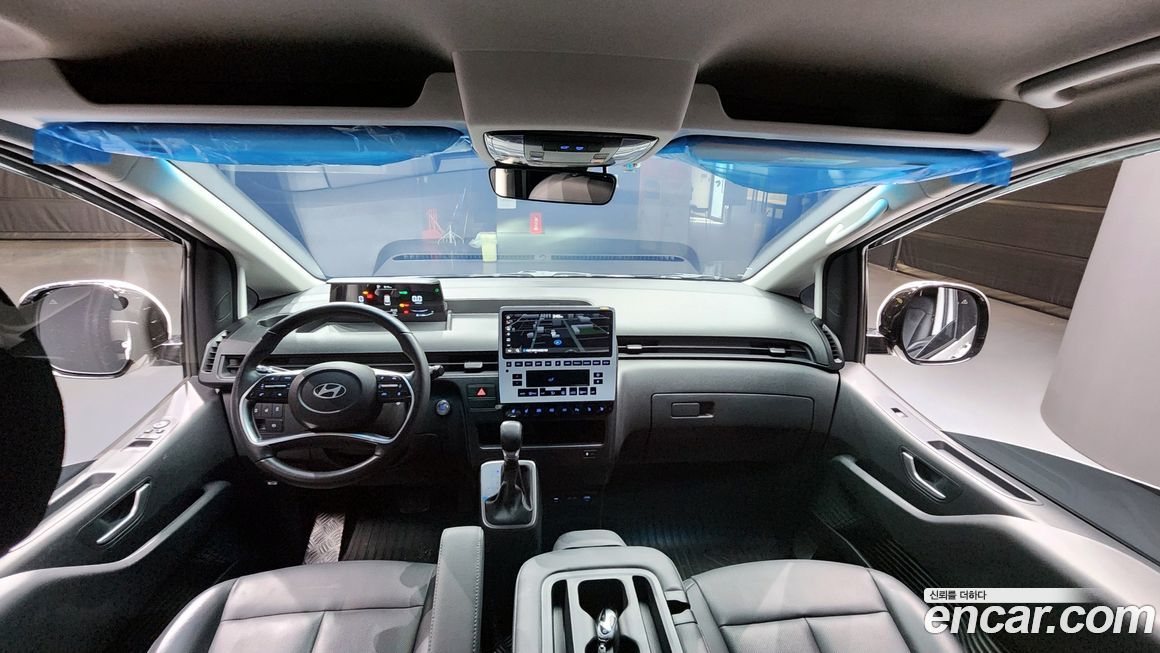 Hyundai Staria 2025