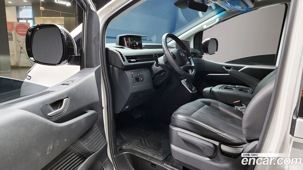 Hyundai Staria 2025
