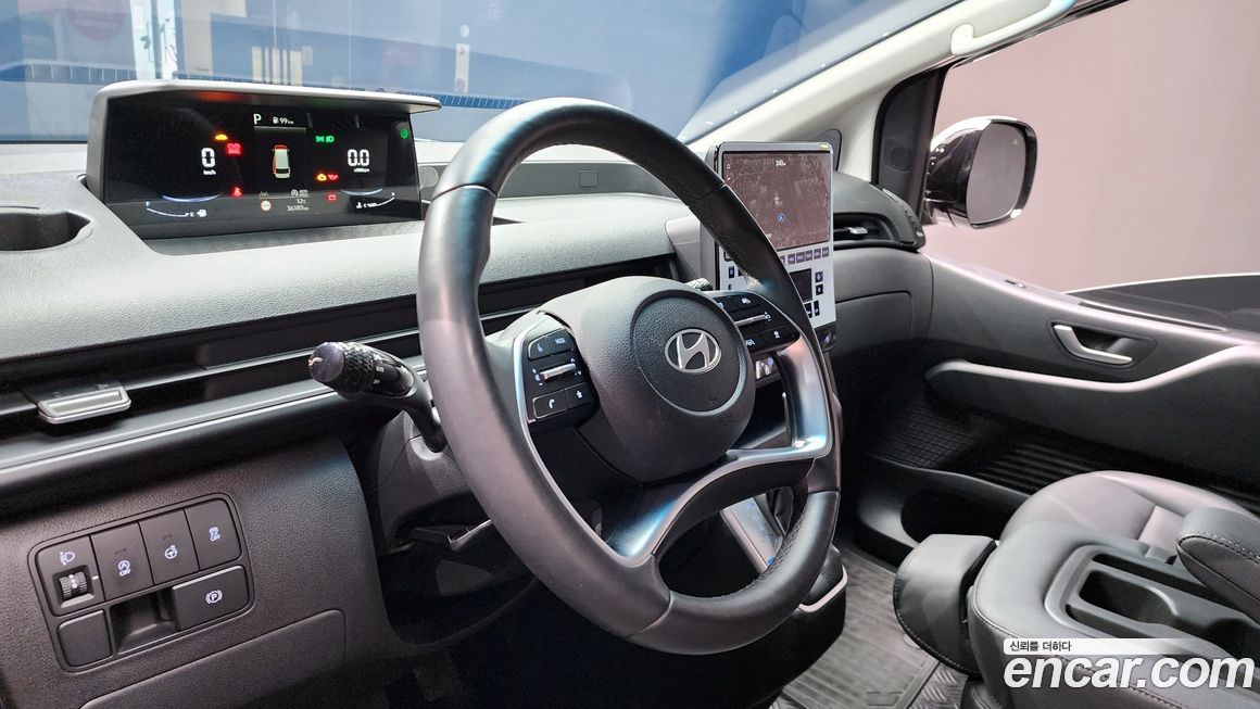 Hyundai Staria 2025