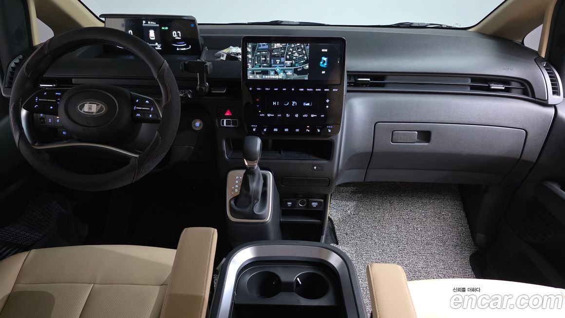 Hyundai Staria 2025