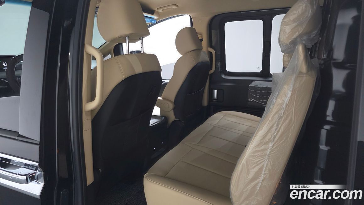 Hyundai Staria 2025