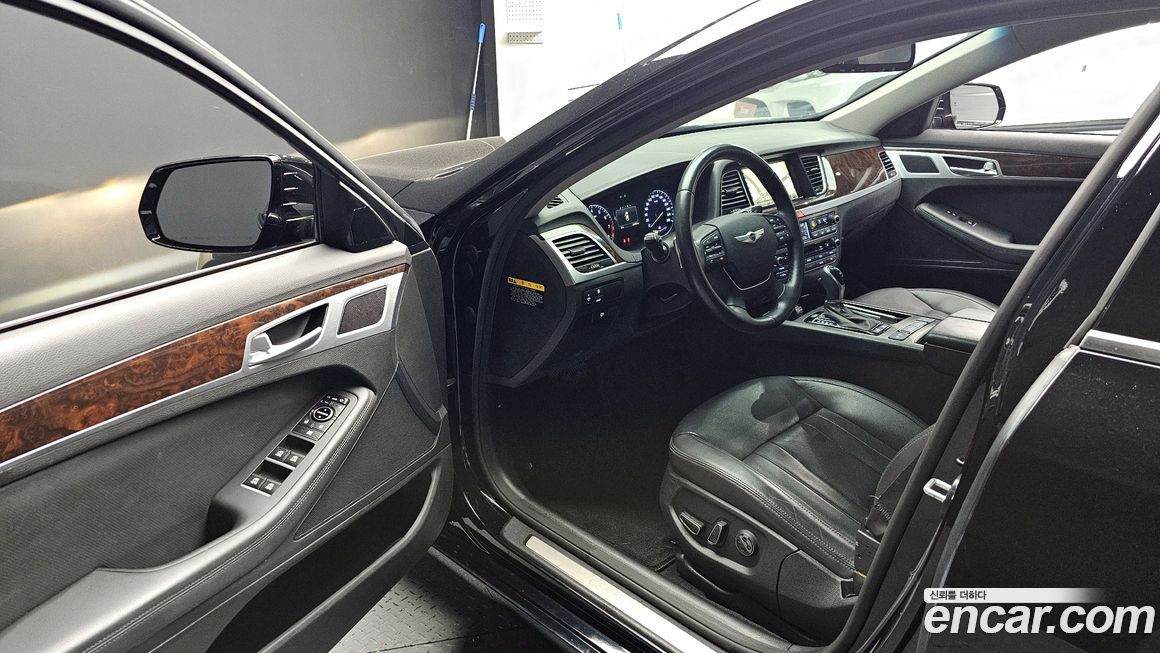 Hyundai Genesis 2016