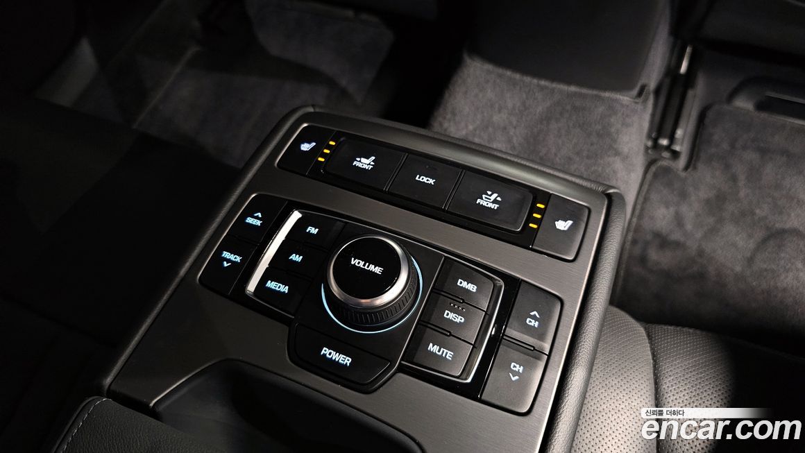 Hyundai Genesis 2016