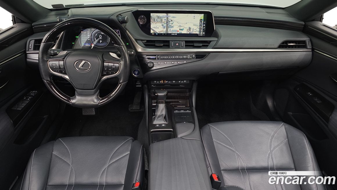 Lexus ES 2019