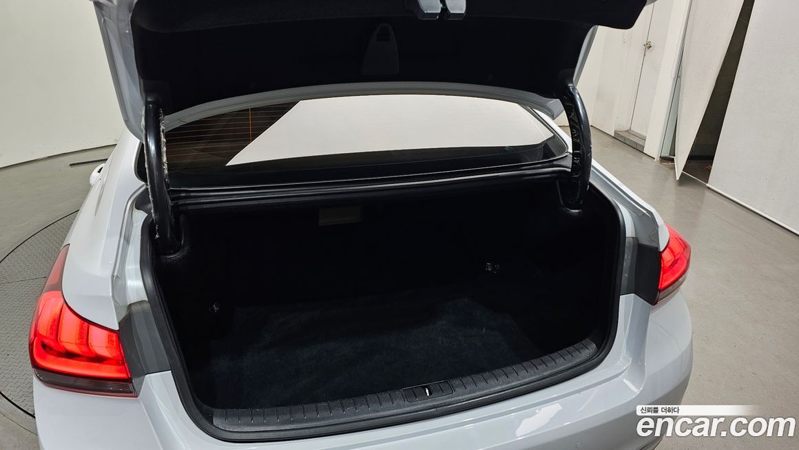 Hyundai Genesis 2016