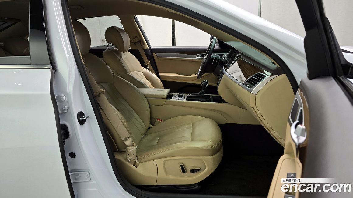 Hyundai Genesis 2016