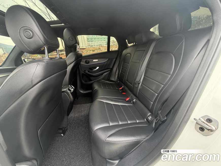 Mercedes-Benz GLC-Class 2023