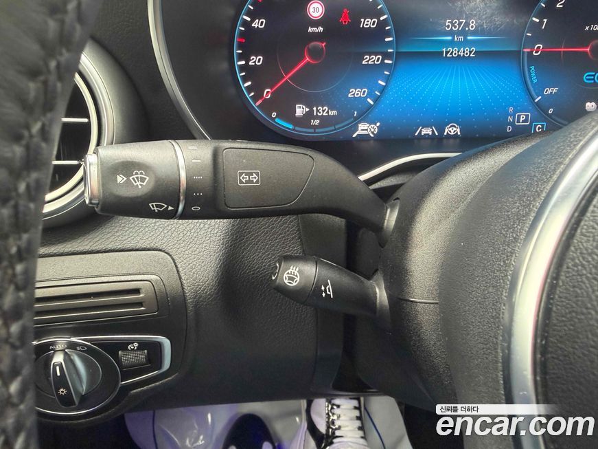 Mercedes-Benz GLC-Class 2023