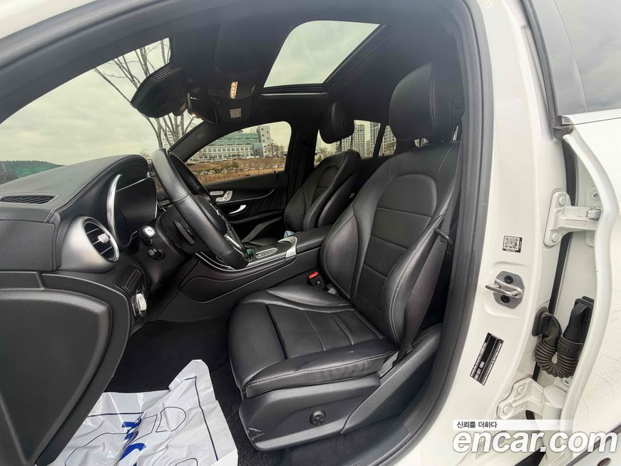 Mercedes-Benz GLC-Class 2023