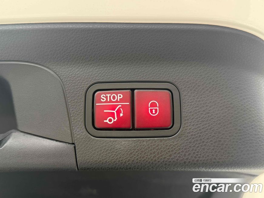 Mercedes-Benz GLC-Class 2023