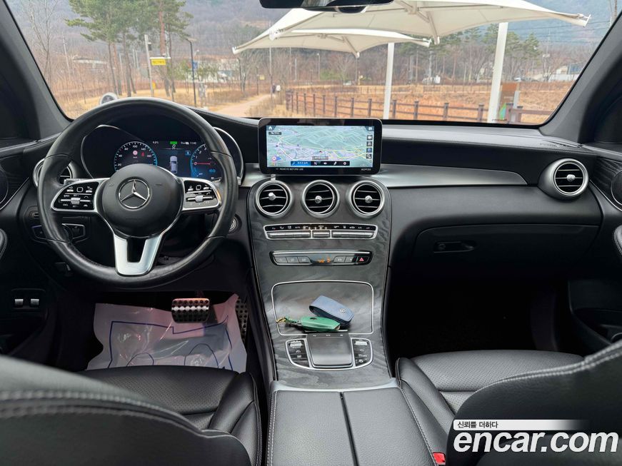 Mercedes-Benz GLC-Class 2023