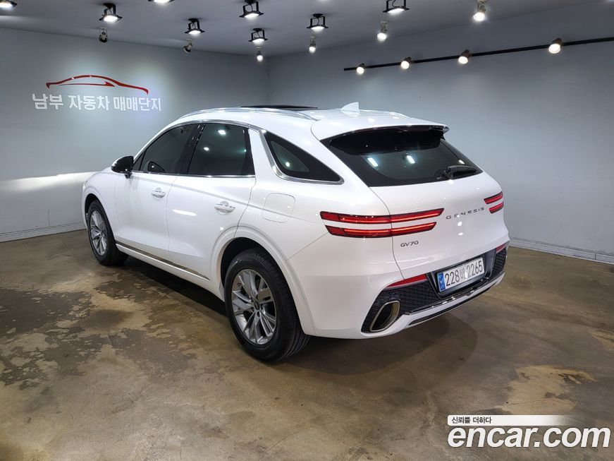 Genesis GV70 2023