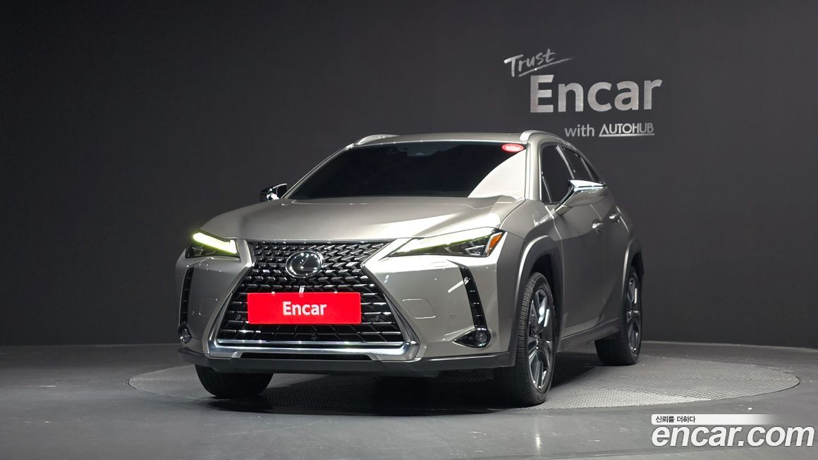 Lexus UX 2023