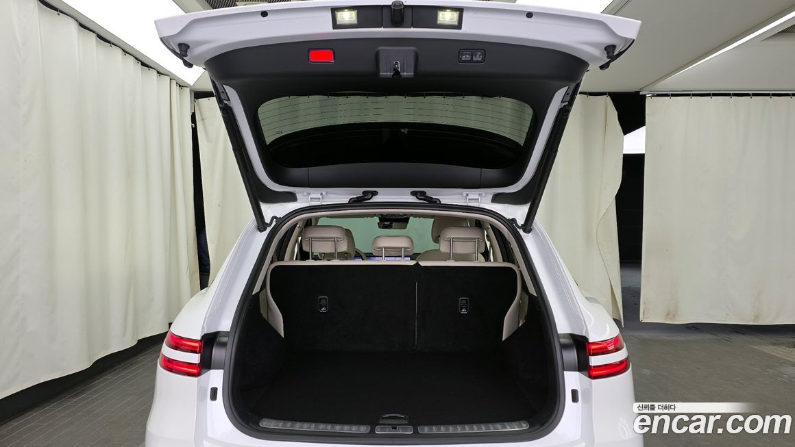 Genesis GV70 2025