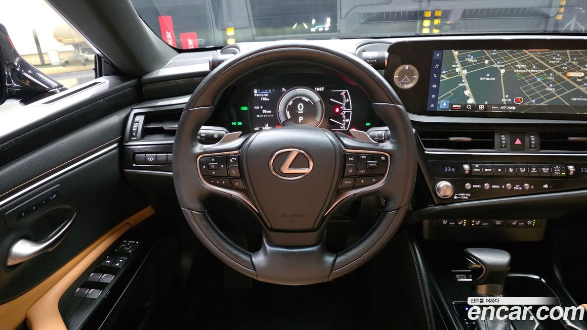 Lexus ES 2023