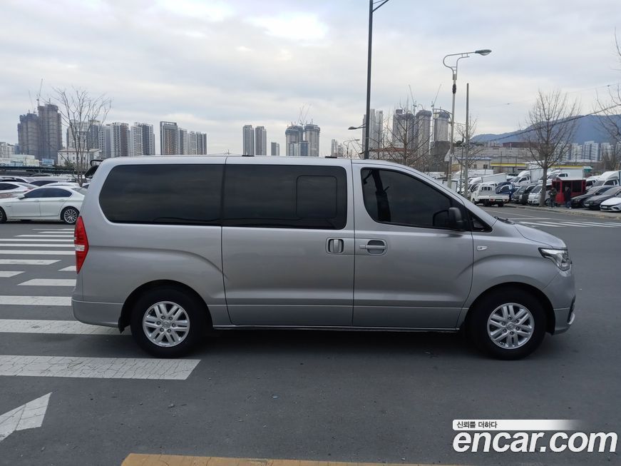 Hyundai Starex 2021