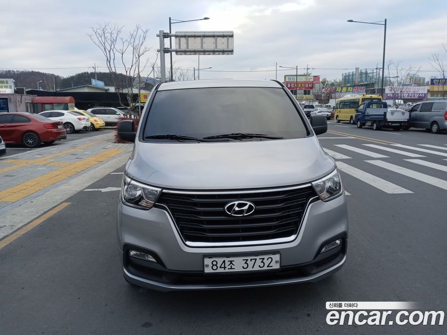 Hyundai Starex 2021