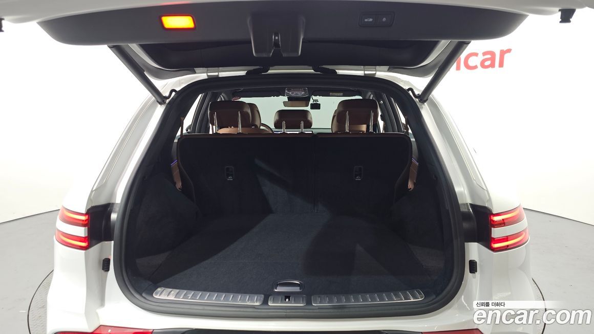 Genesis GV70 2025