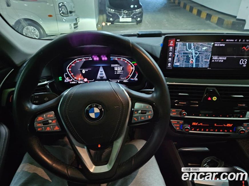 BMW 5-Series 2022