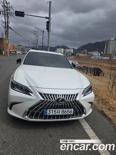 Lexus ES 2026