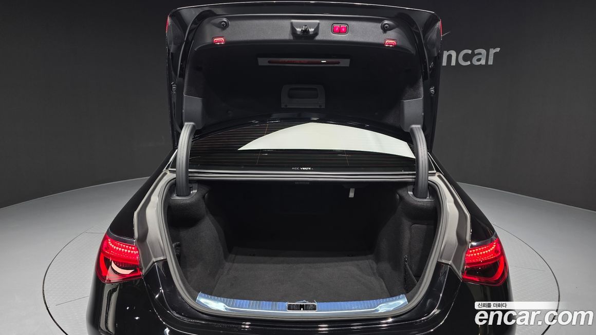 Mercedes-Benz S-Class 2021