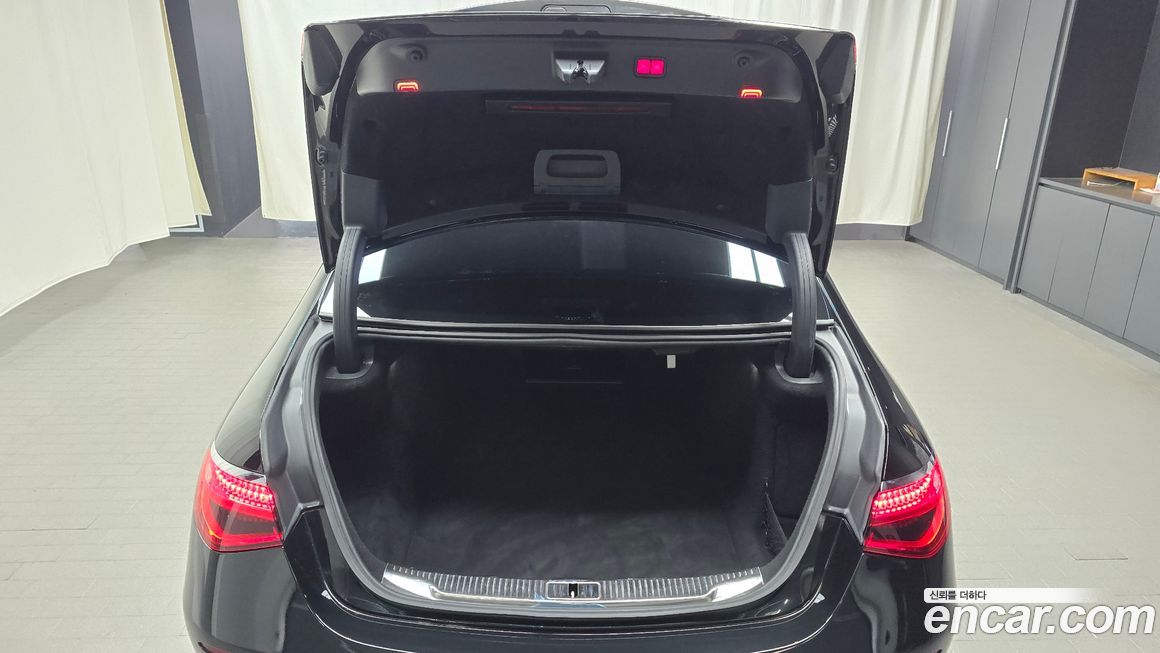 Mercedes-Benz S-Class 2021