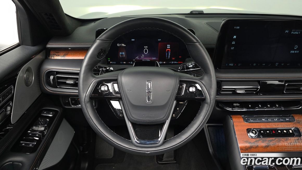 Lincoln Aviator 2025