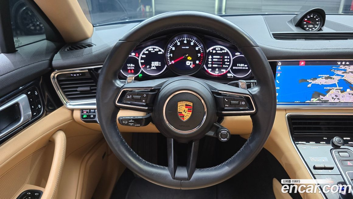 Porsche Panamera 2021