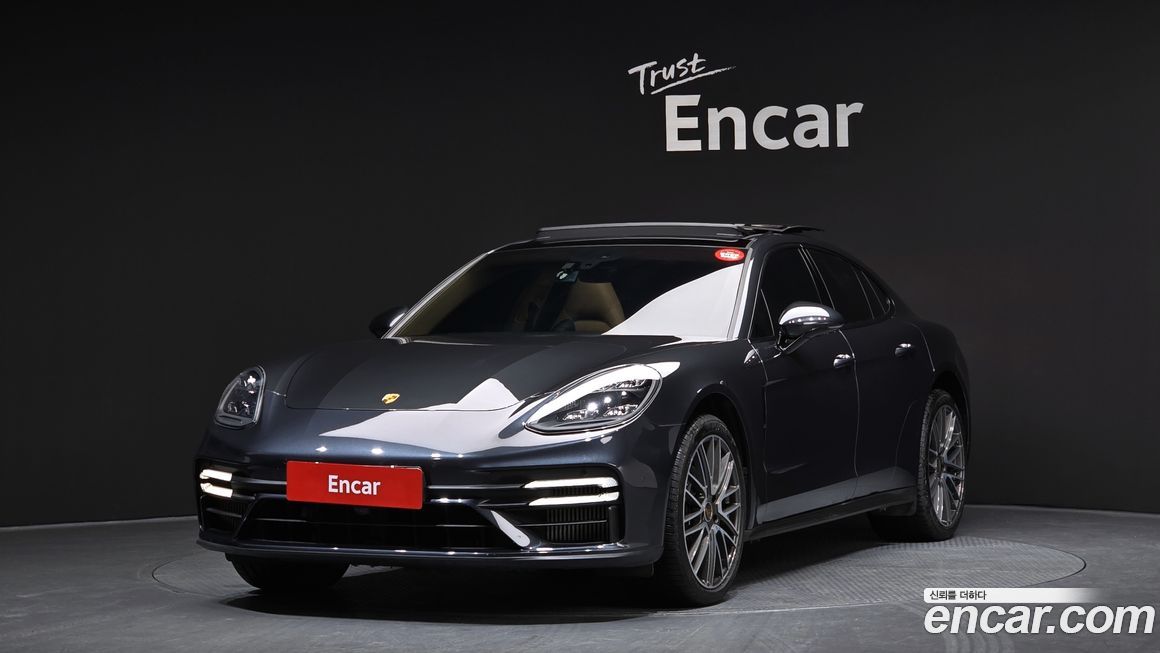 Porsche Panamera 2021
