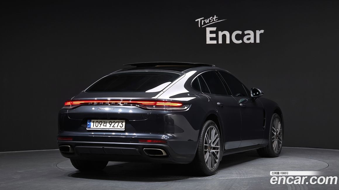 Porsche Panamera 2021