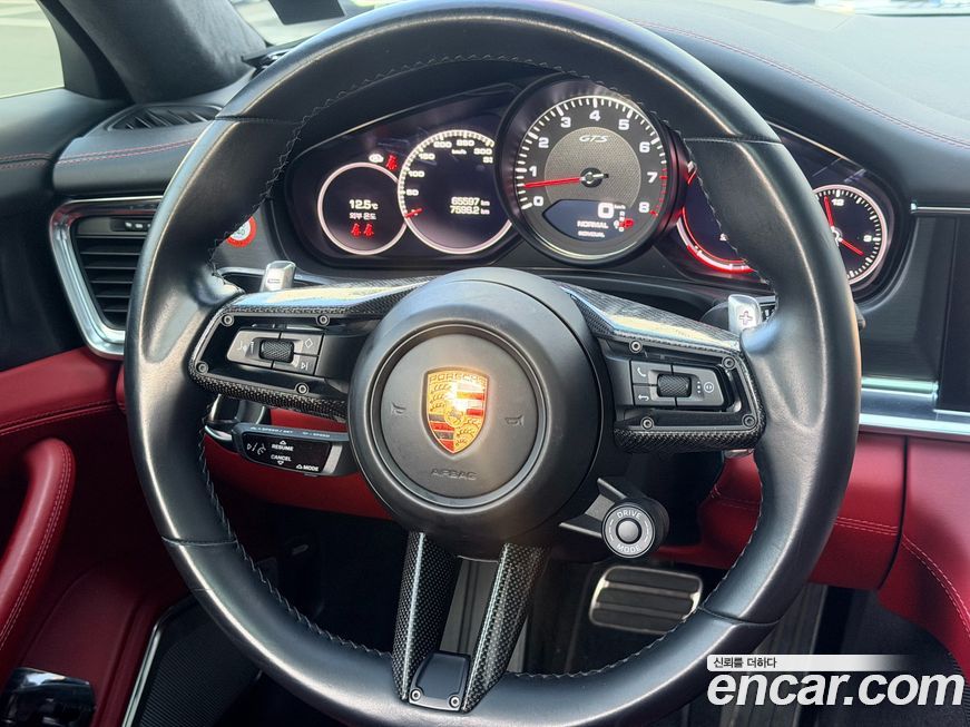 Porsche Panamera 2021