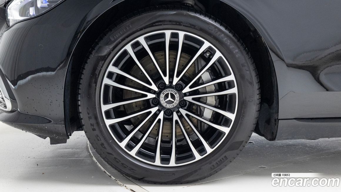 Mercedes-Benz S-Class 2025