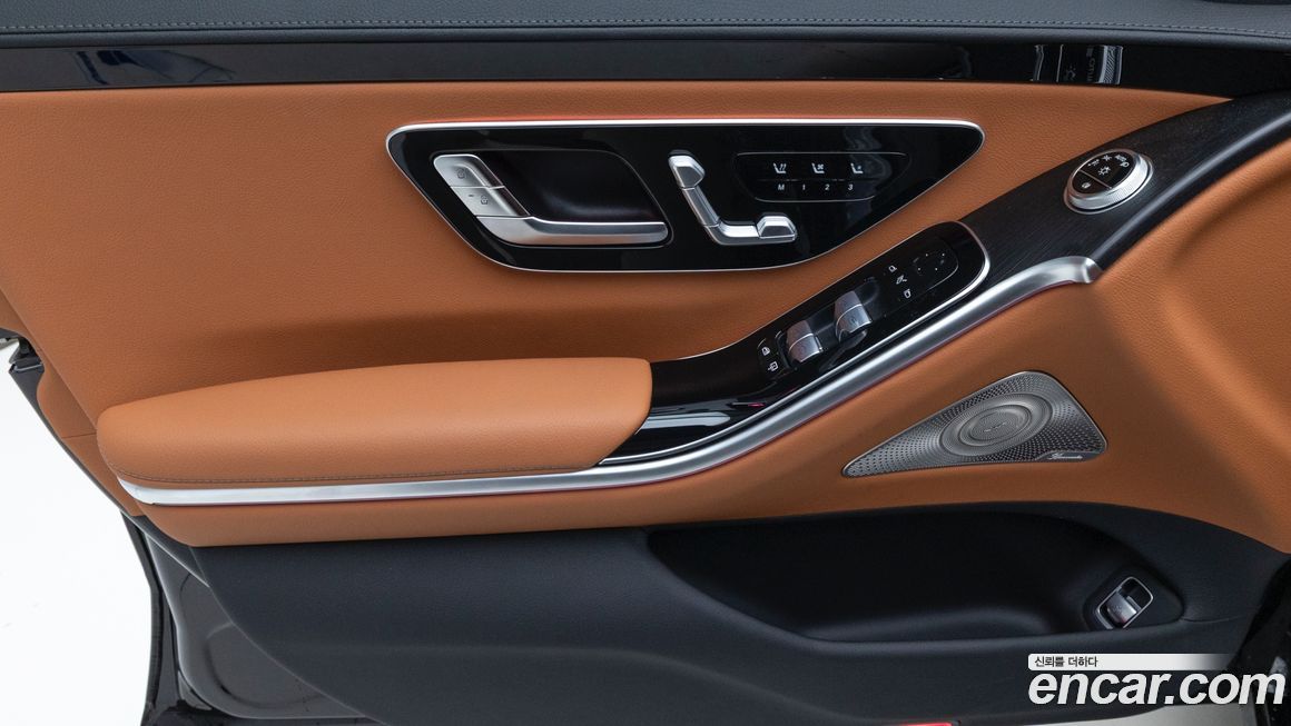 Mercedes-Benz S-Class 2025