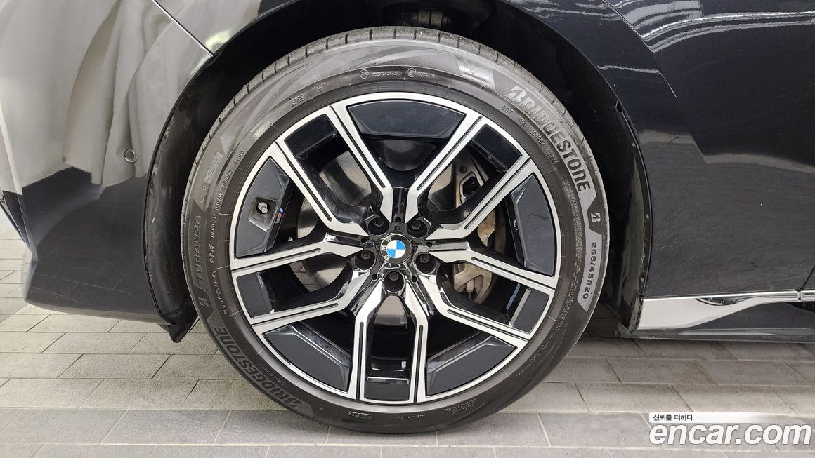 BMW i7 2024