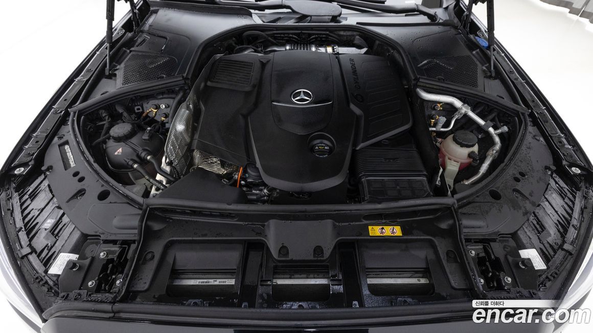 Mercedes-Benz S-Class 2025