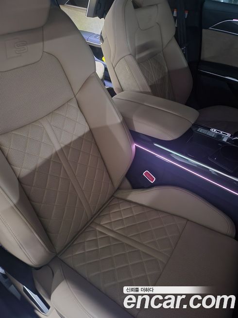 Audi S8 2021