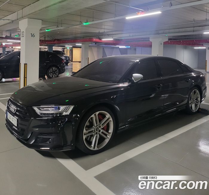 Audi S8 2021