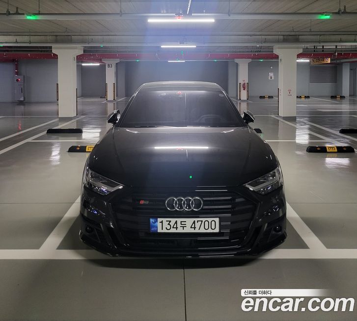 Audi S8 2021