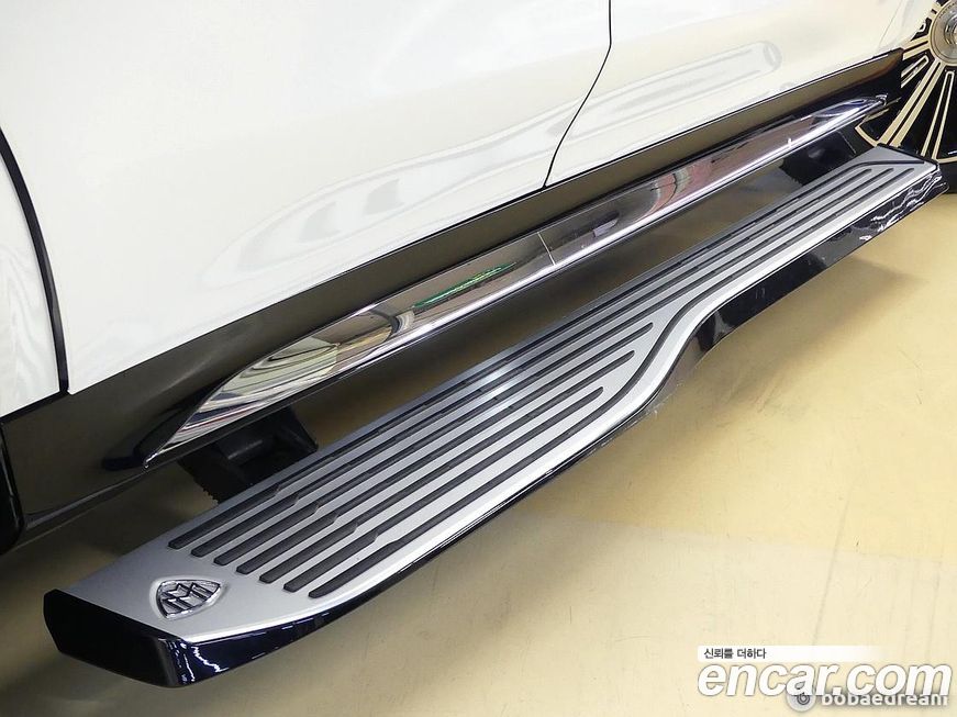 Mercedes-Benz GLS-Class 2023