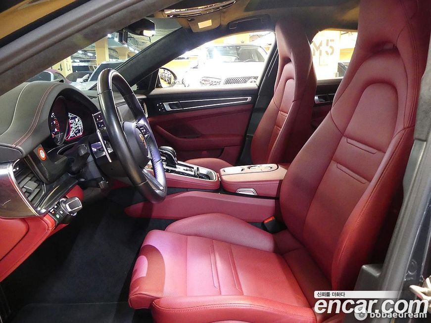 Porsche Panamera 2023