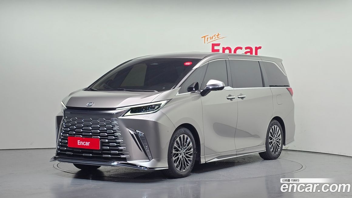 Lexus LM 2025
