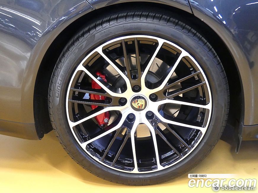 Porsche Panamera 2023