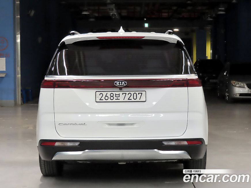Kia Canival 2021