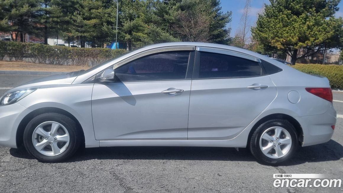 Hyundai Accent 2012