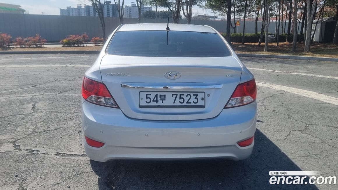 Hyundai Accent 2012