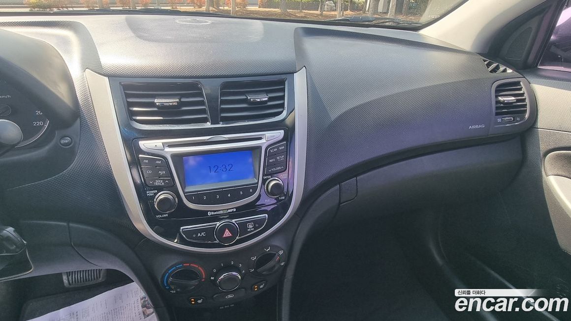Hyundai Accent 2012