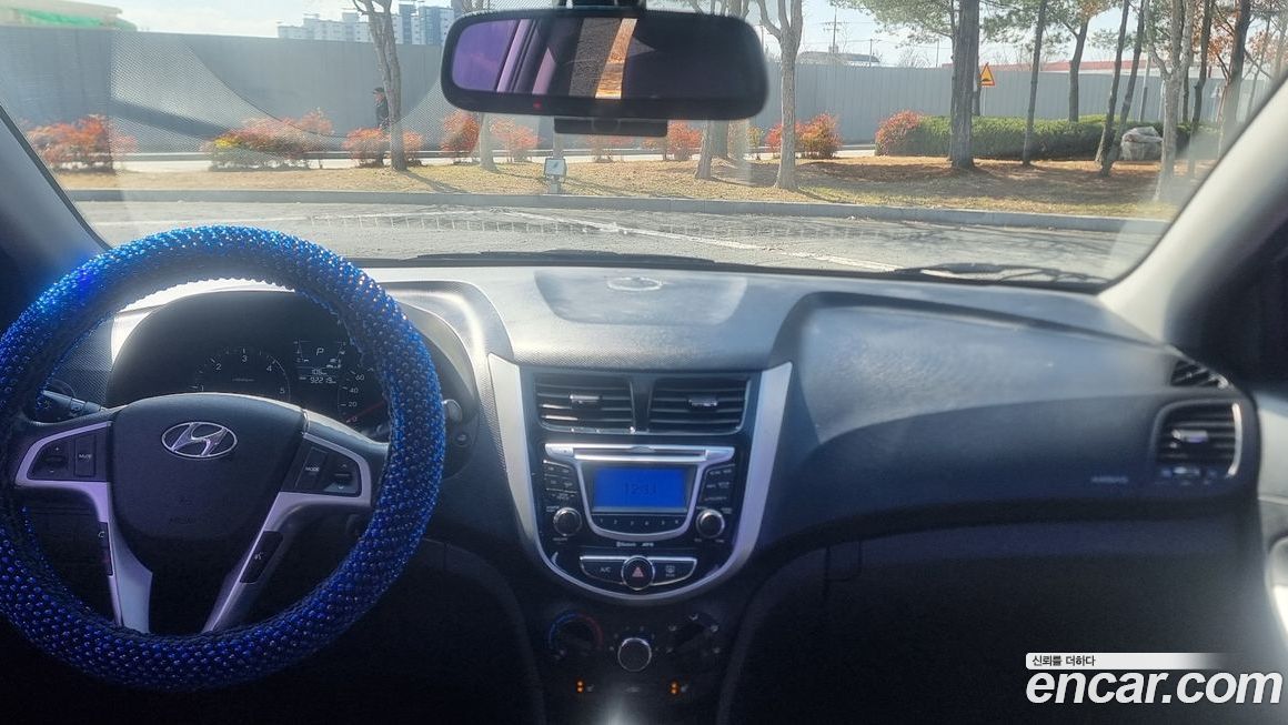 Hyundai Accent 2012