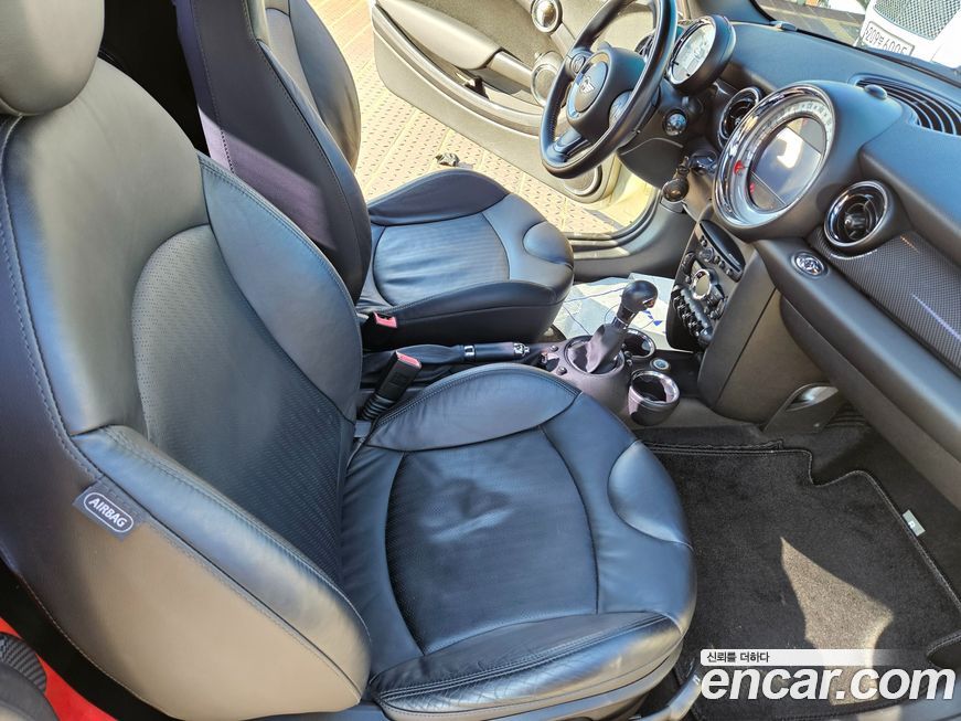 Mini Cooper Convertible 2012