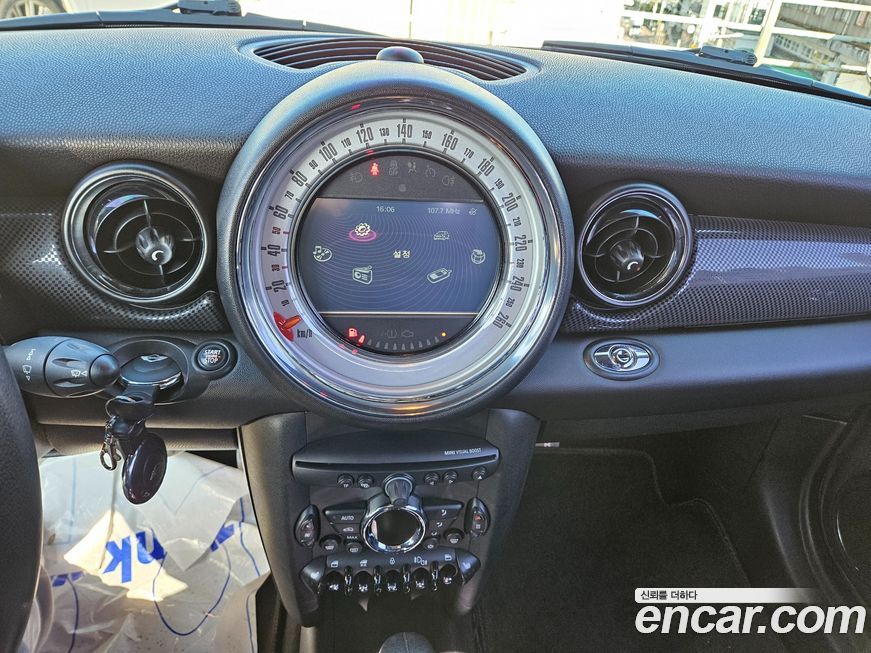 Mini Cooper Convertible 2012